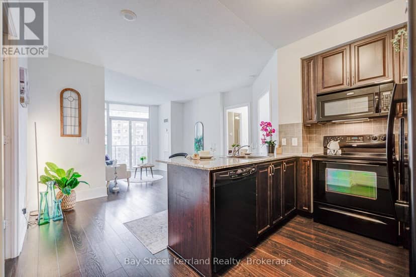 1509 - 330 Burnhamthorpe Road W — photo 5 of 39