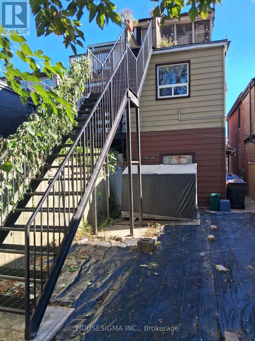 888 Dundas Street E — photo 22 of 28