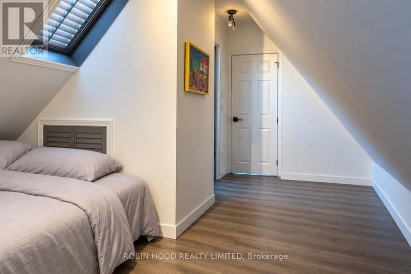 322 Lyon Street N — photo 10 of 32
