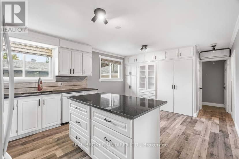 257 Lavergne Street — photo 10 of 40