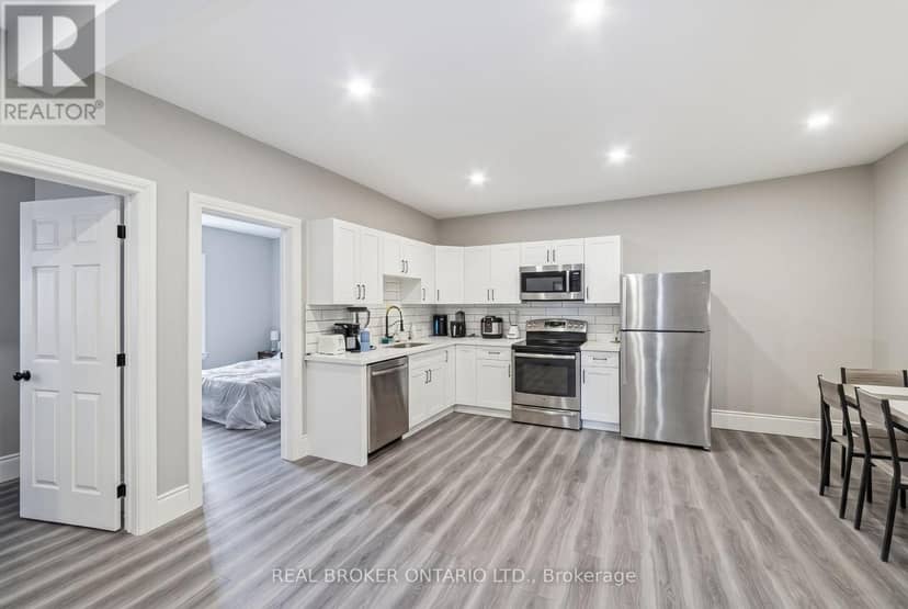 208 Mary Street — photo 10 of 29