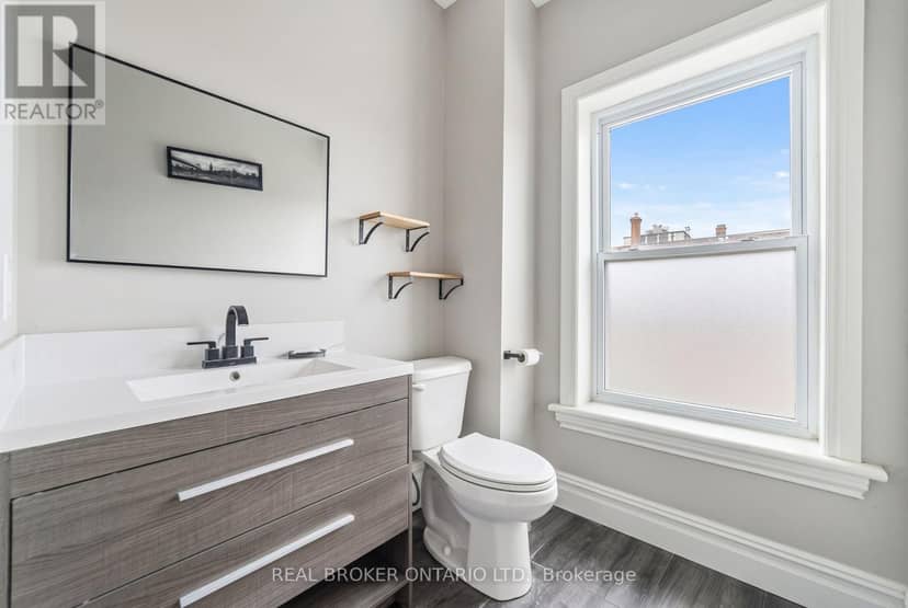 208 Mary Street — photo 13 of 29