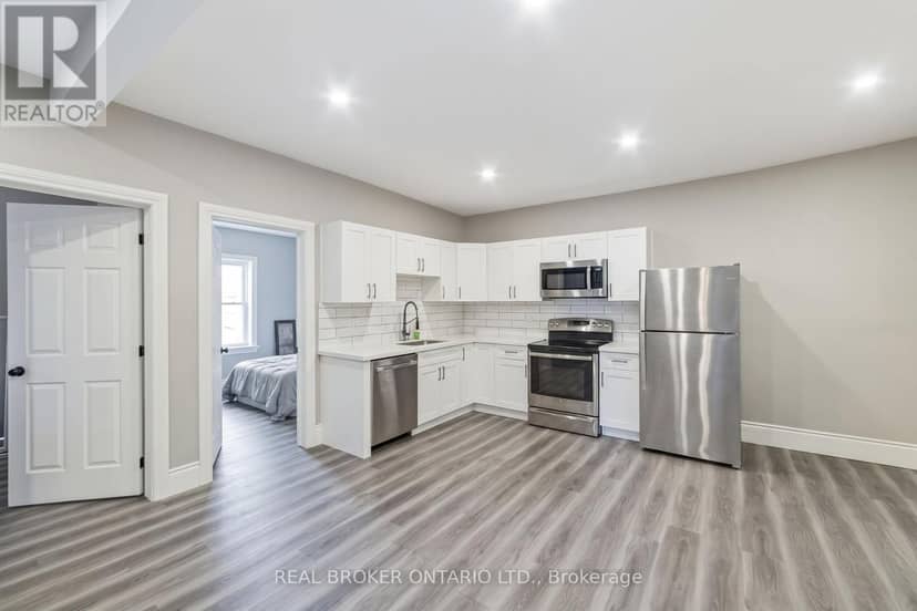 208 Mary Street — photo 9 of 29