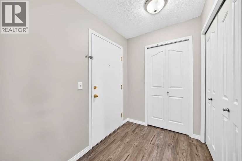 2105, 2371 Eversyde Avenue SW — photo 24 of 27