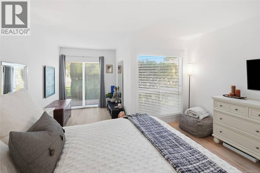 1176 Lee Rd — photo 35 of 40