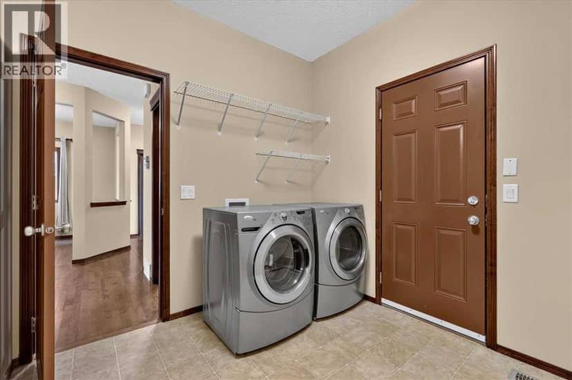 277 Evermeadow Avenue SW — photo 22 of 40