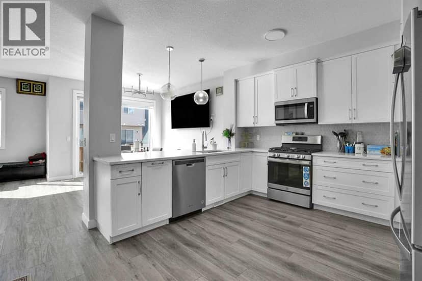 25 Belvedere Terrace SE — photo 10 of 40