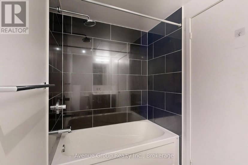 1705 - 100 Harbour Street — photo 20 of 40