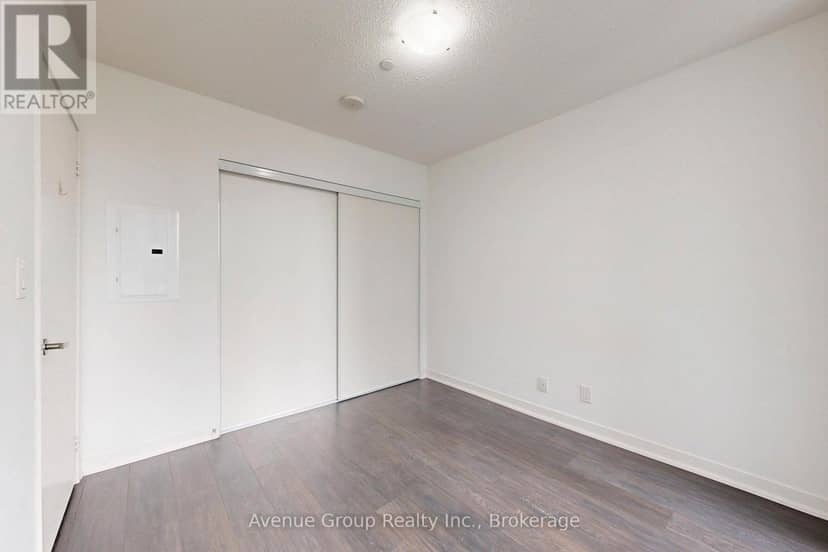 1705 - 100 Harbour Street — photo 28 of 40