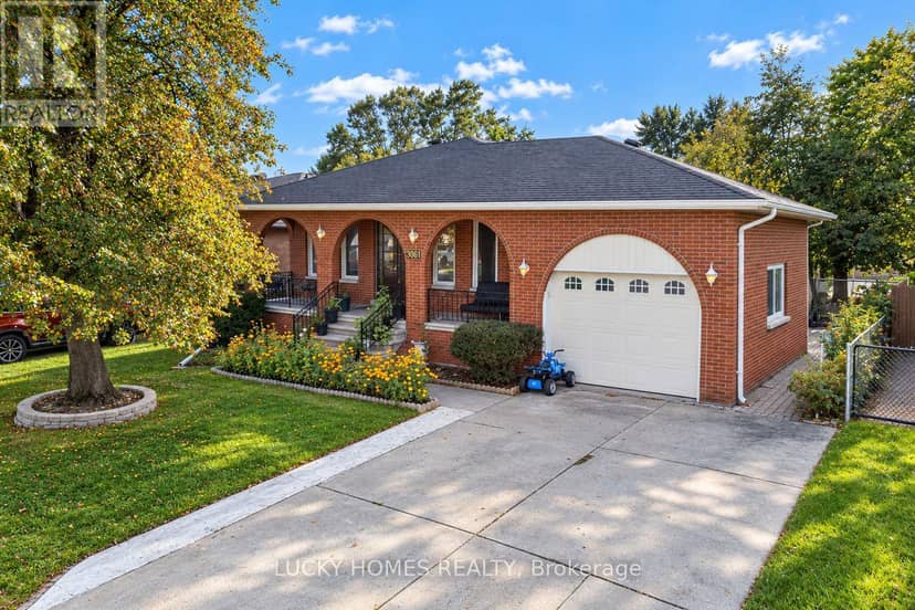 3061 Lloyd George Boulevard — photo 3 of 40