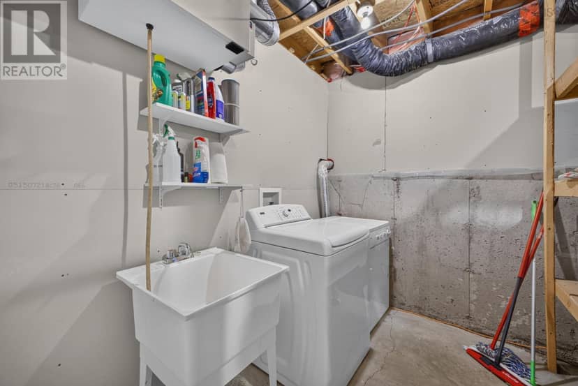 118 EDGEHILL Drive — photo 37 of 40