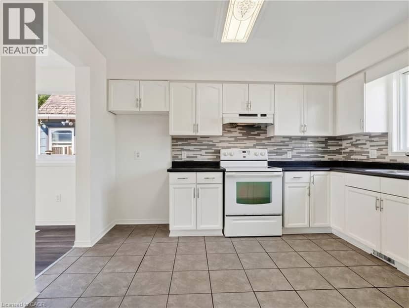 211 MORTON Street — photo 11 of 40