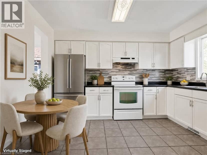211 MORTON Street — photo 12 of 40