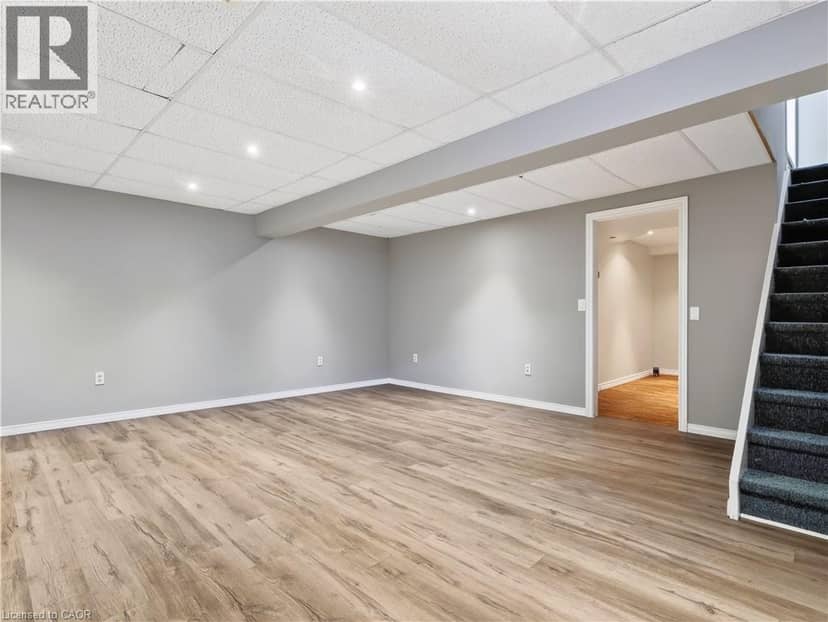 211 MORTON Street — photo 32 of 40