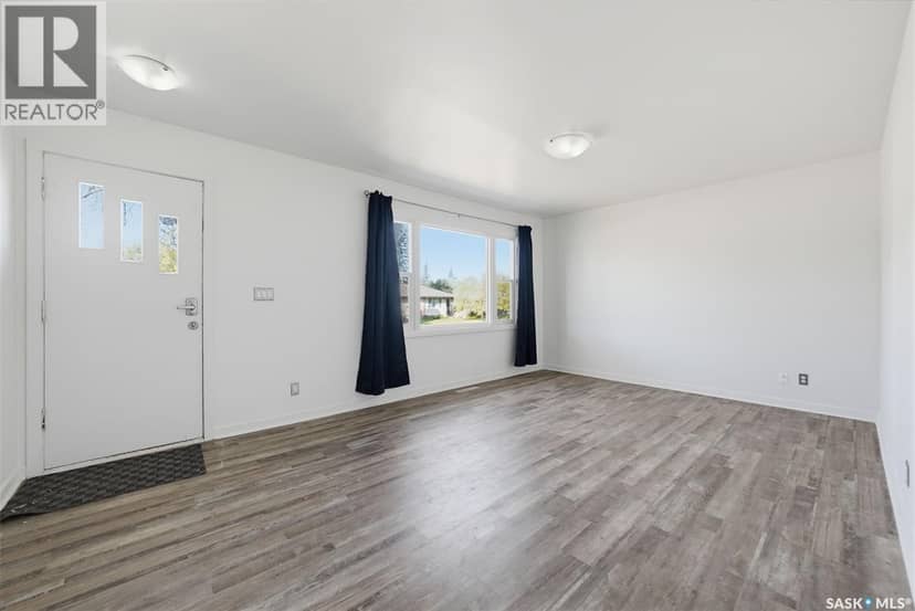 1405 Cumberland AVENUE S — photo 4 of 40