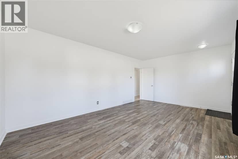 1405 Cumberland AVENUE S — photo 6 of 40