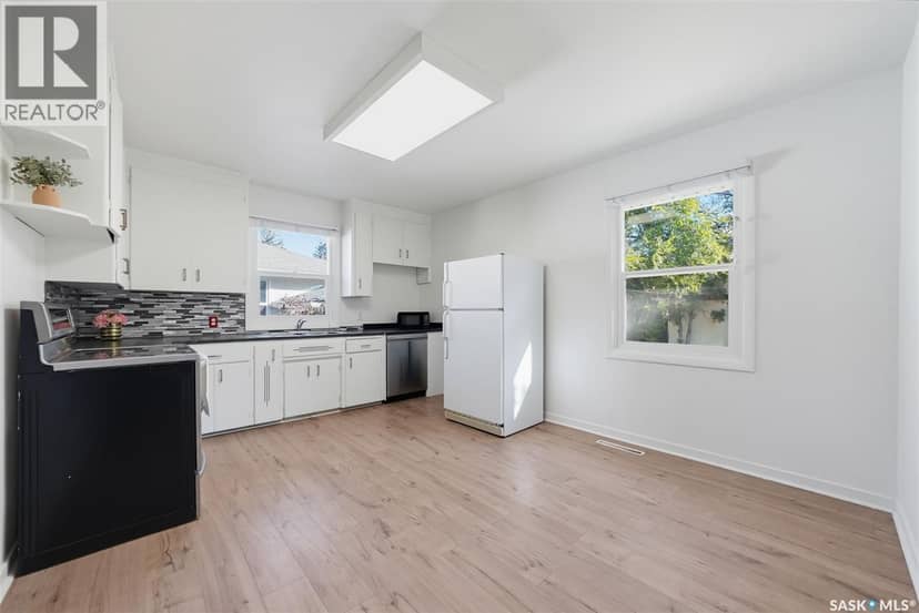 1405 Cumberland AVENUE S — photo 7 of 40
