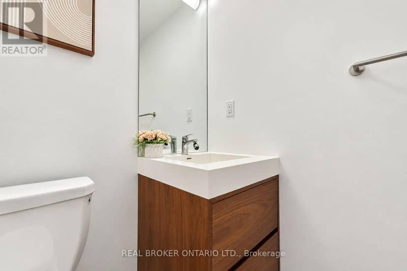 301 - 1709 Bur Oak Avenue — photo 19 of 29