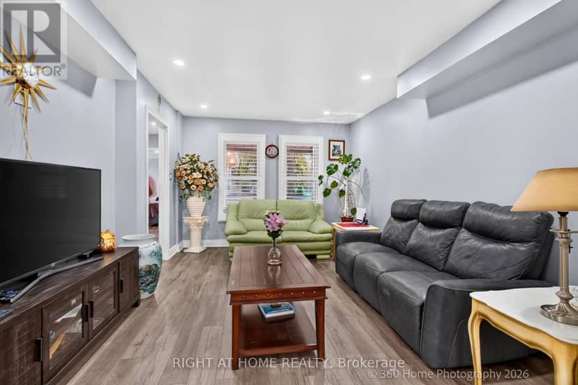 57 Cornwall Drive, Ajax, photo 2