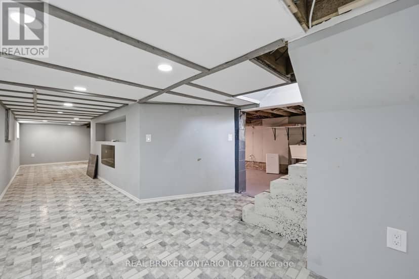 218 Lake Street — photo 26 of 32