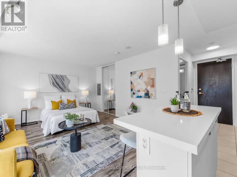 1012 - 18 Yonge Street — photo 14 of 28