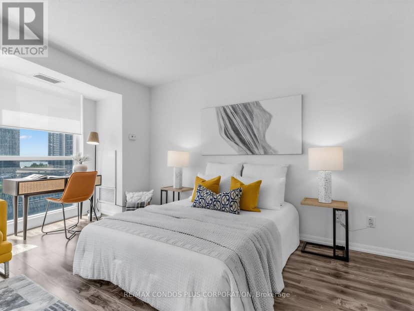 1012 - 18 Yonge Street — photo 16 of 28