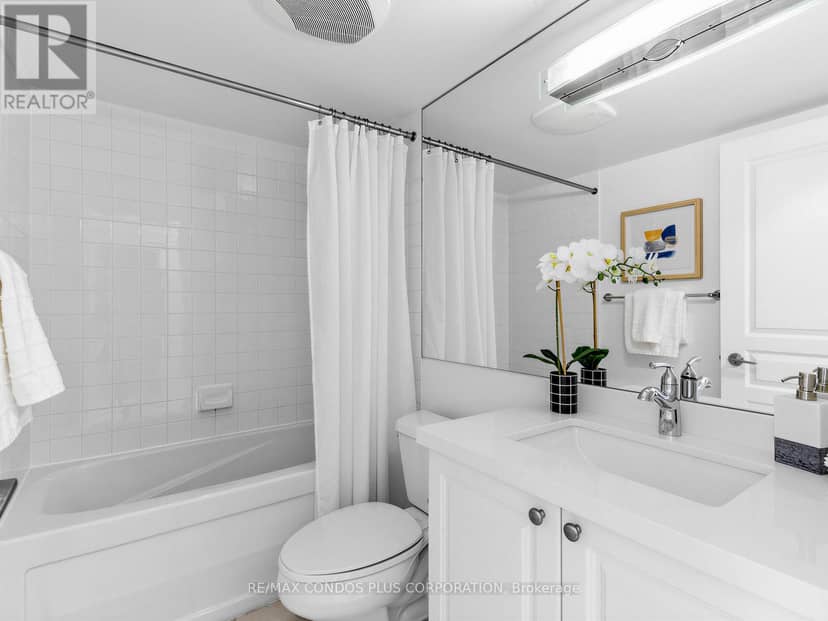 1012 - 18 Yonge Street — photo 24 of 28