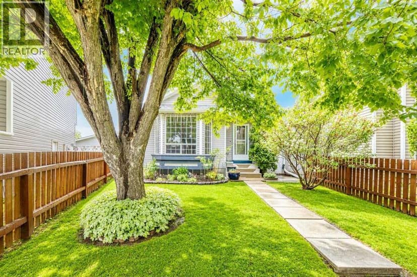 16 Martinridge Way NE, Calgary, photo 3