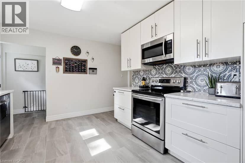 670 THOMPSON Road — photo 16 of 40