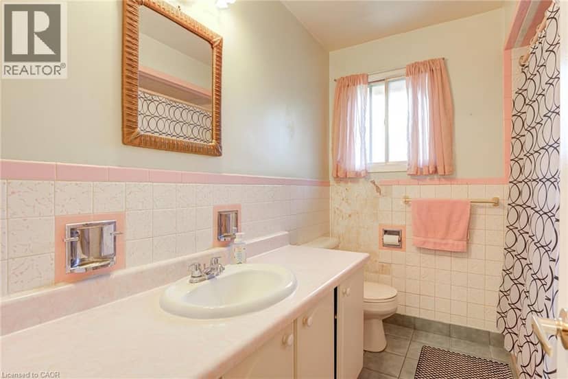 8 BONNYLYN Drive — photo 18 of 39
