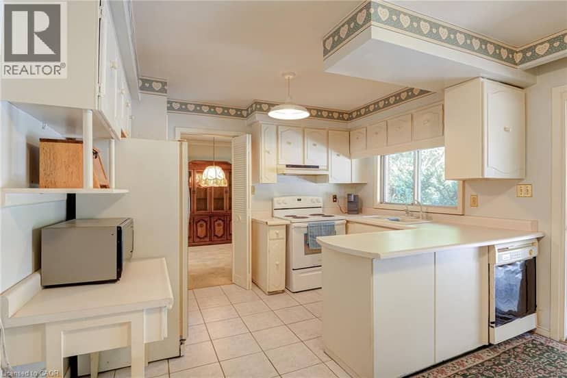 8 BONNYLYN Drive — photo 12 of 39