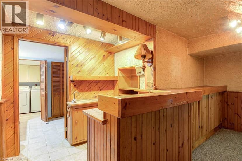 8 BONNYLYN Drive — photo 27 of 39