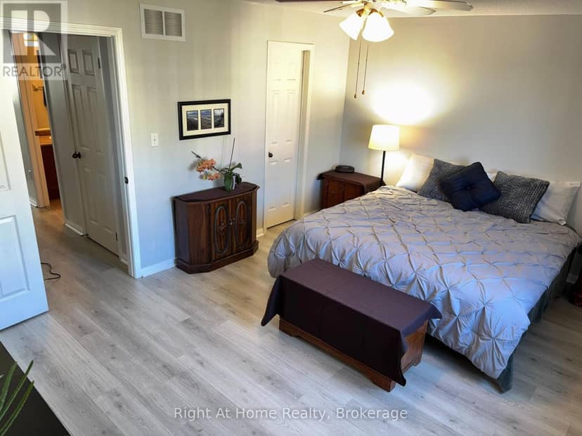 19 - 23 Connell Lane — photo 16 of 25