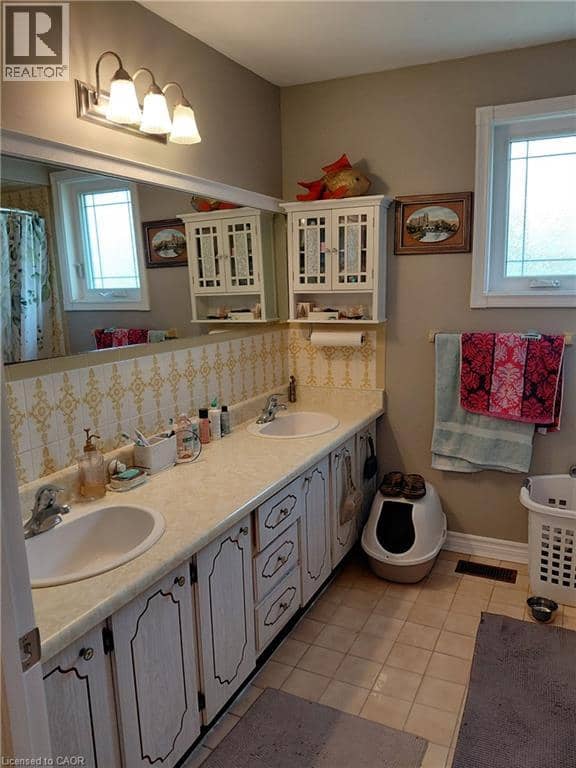 244 GUILDWOOD Drive — photo 18 of 36