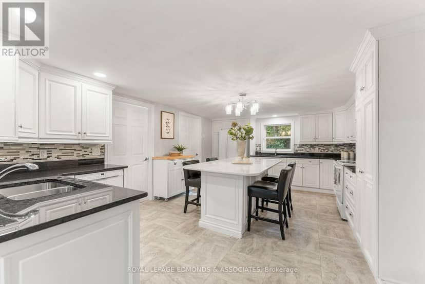 731 Francie Lane — photo 14 of 36