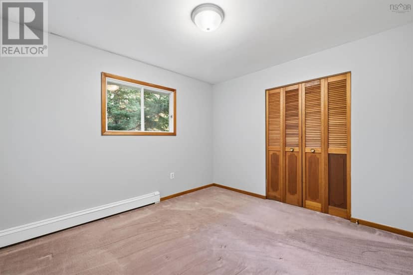 12 Ivylea Crescent — photo 16 of 30