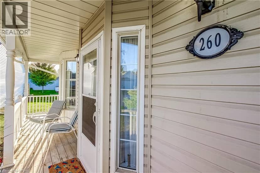260 SILVERBIRCH Boulevard, Mount Hope, photo 3