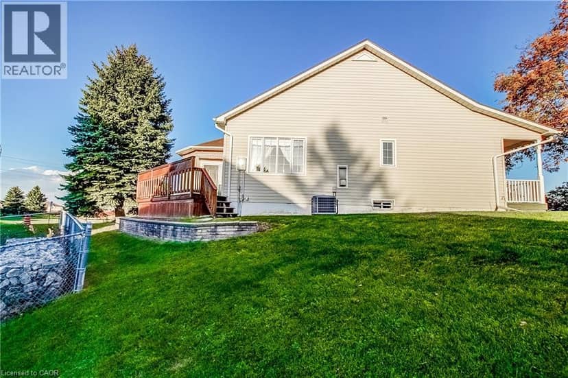 260 SILVERBIRCH Boulevard — photo 31 of 40