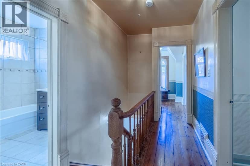 33 PALMERSTON Avenue — photo 25 of 37