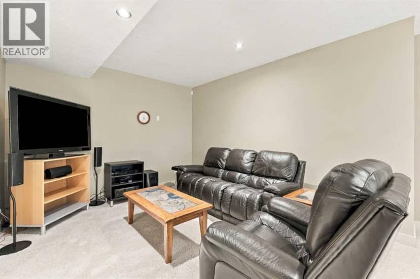 1727 Westmount Road NW — photo 39 of 40