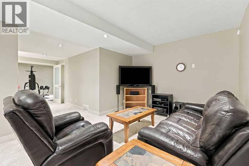 1727 Westmount Road NW — photo 40 of 40