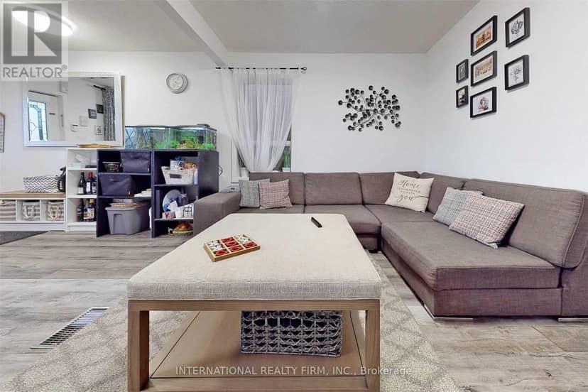 297 Gilbert Avenue, Toronto, photo 3