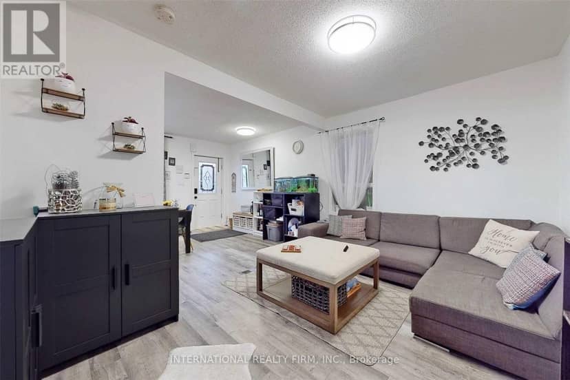 297 Gilbert Avenue, Toronto, photo 4