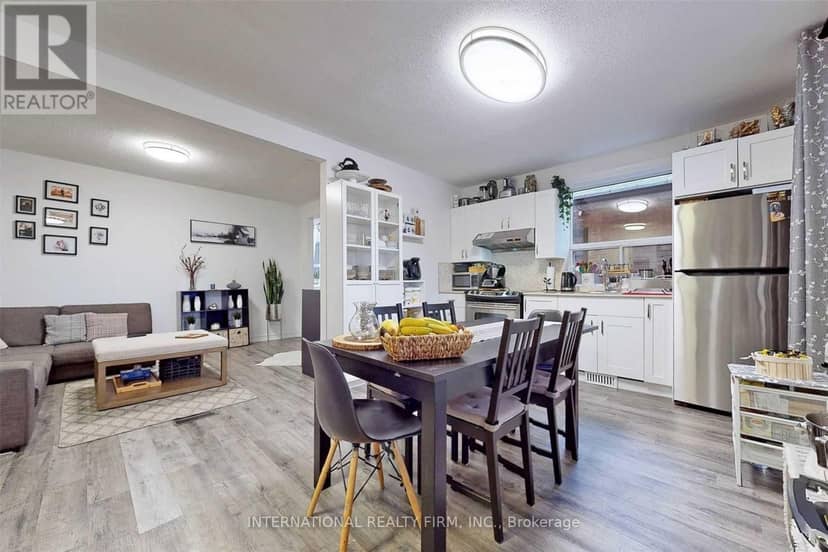 297 Gilbert Avenue, Toronto, photo 5