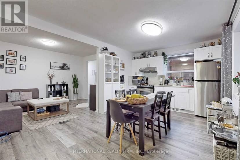 297 Gilbert Avenue, Toronto, photo 8