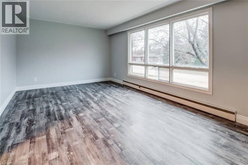 105 DIXON Street — photo 12 of 40