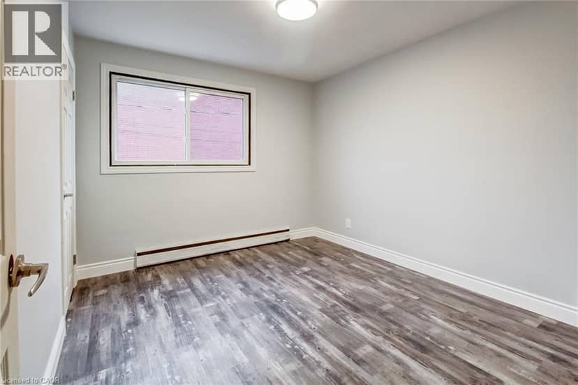 105 DIXON Street — photo 9 of 40