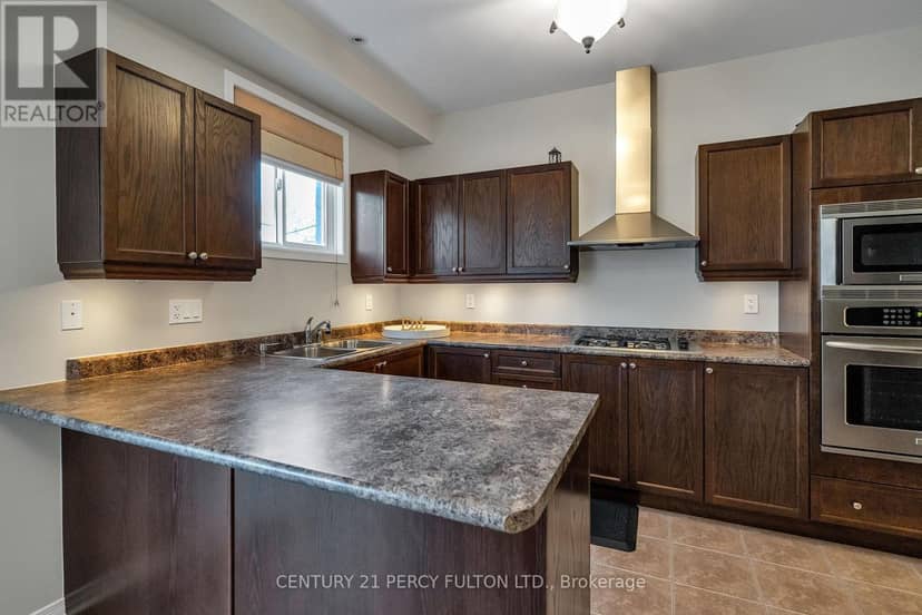 24 Cragg Crescent, Ajax, photo 8