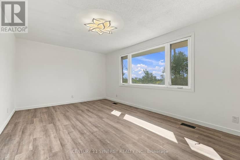 696 Whites Road — photo 4 of 40