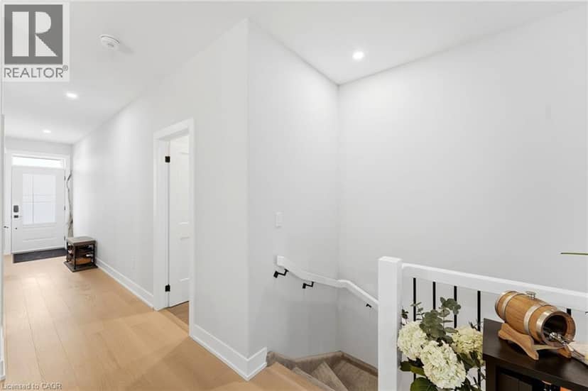226 LAFAYETTE Street E — photo 4 of 31